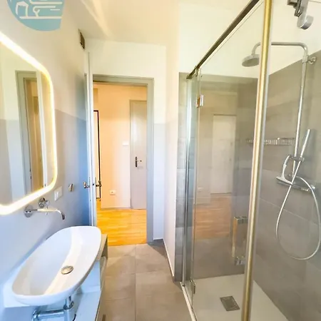 Viale Miramare 123/1 Tirabora Short Rent * Triest