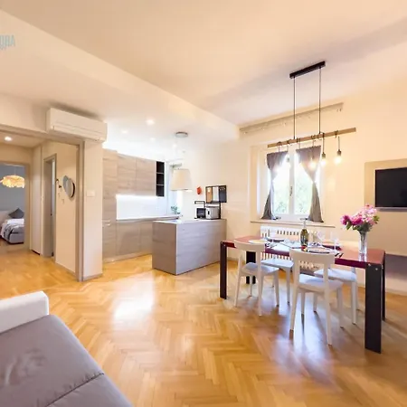 Viale Miramare 123/1 Tirabora Short Rent